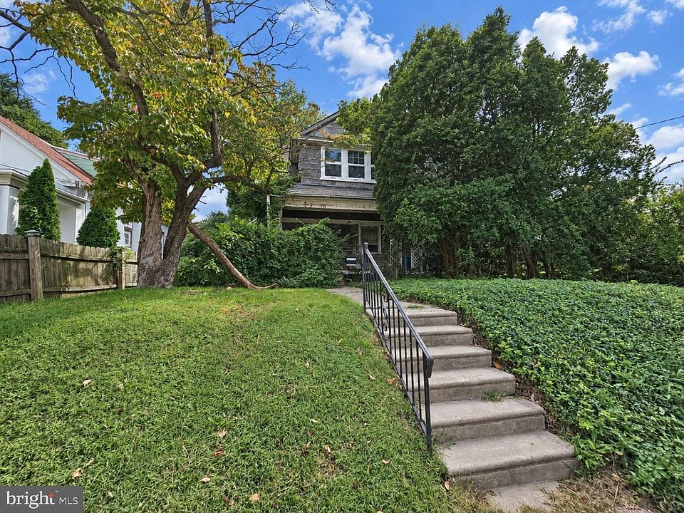 1st image of 533 Hermit St