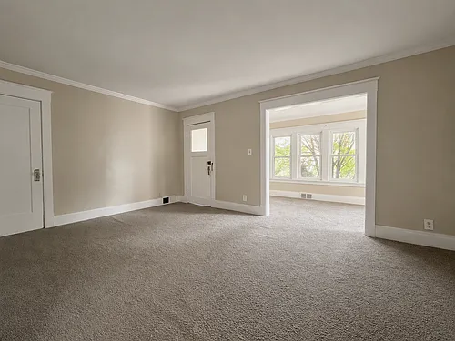 223 Virgil Ave Photo 1