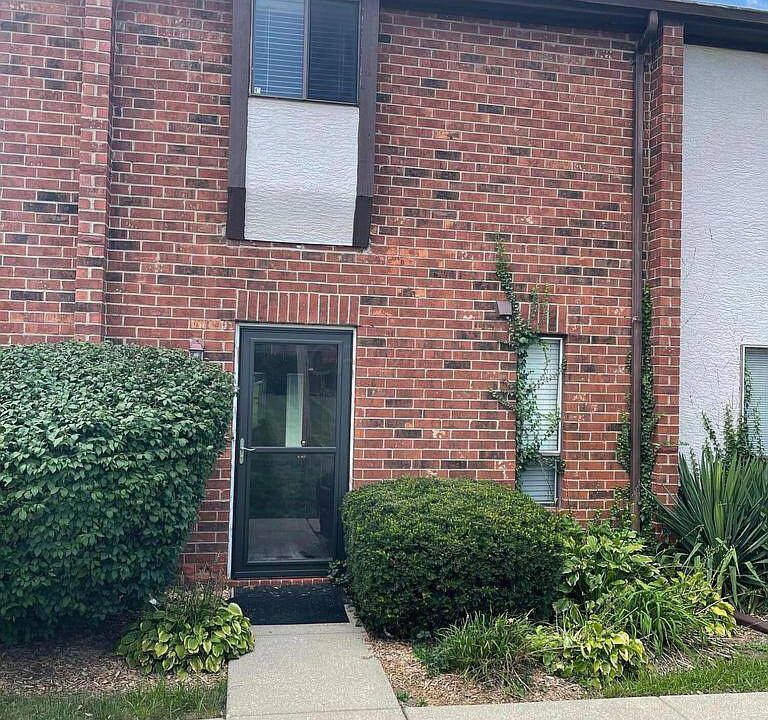 1st image of 75 Merlin Dr