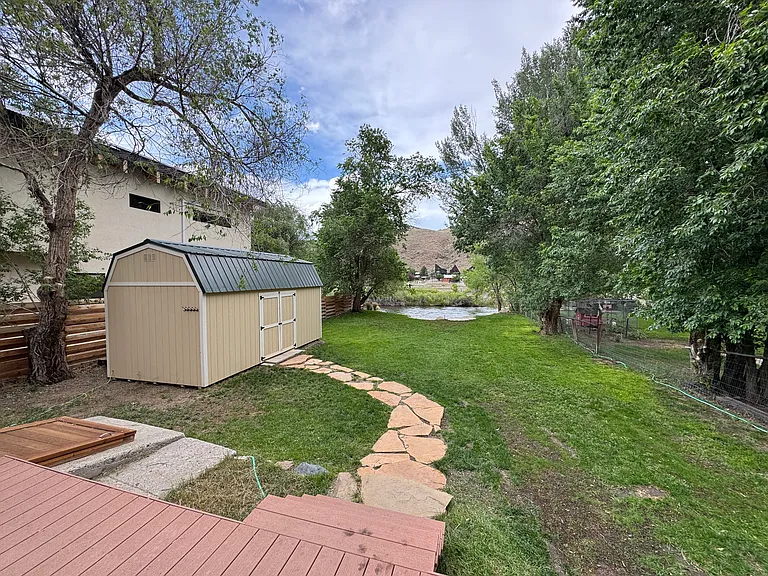 436 W Sackett Ave — Photo 6