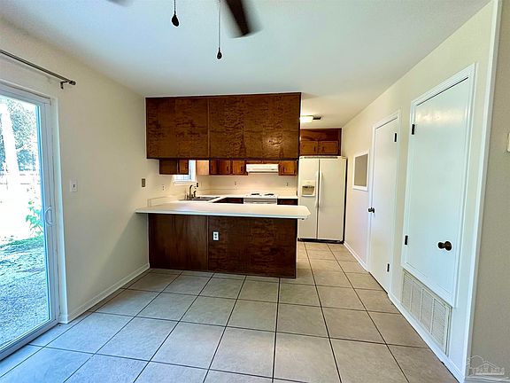 5th image of 10818 Oak Valley Dr