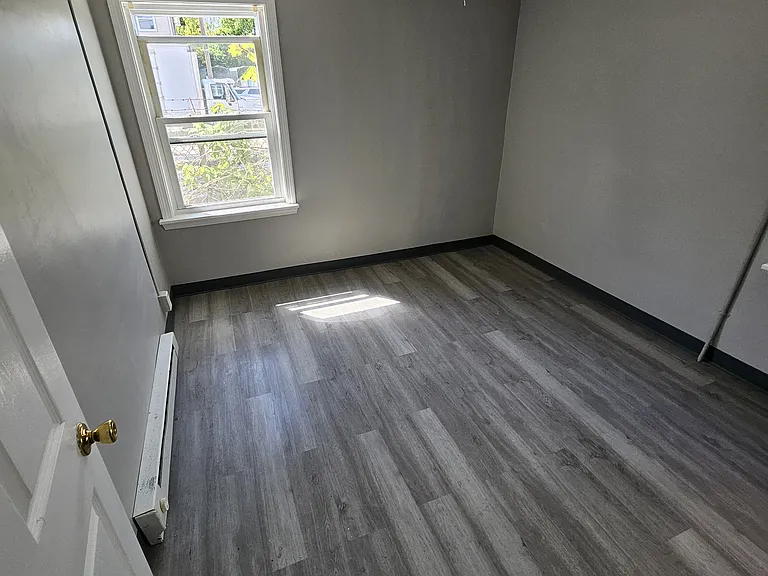 12 Van Buren St #A — Photo 16