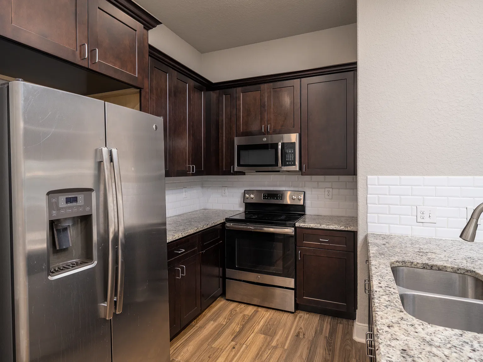3067 View Ridge Dr — Photo 3