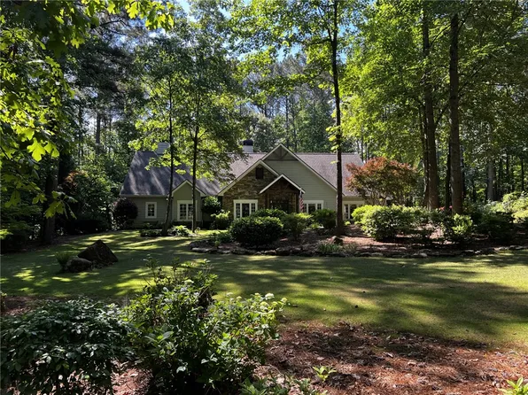 406 E Waterside Dr, Seneca, SC 29672