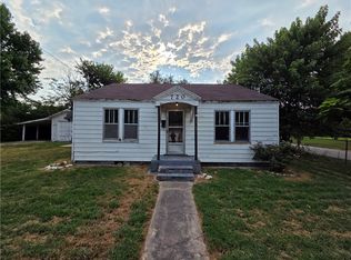 720 N Kansas St, Springdale, AR 72764