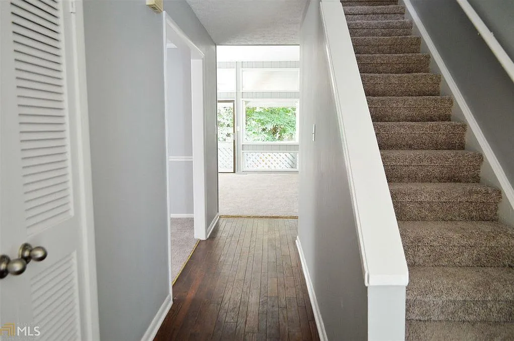 4 bed, 1893 sqft, $1,000 — Photo 3