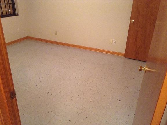 5th image of 1448 Western Park Dr