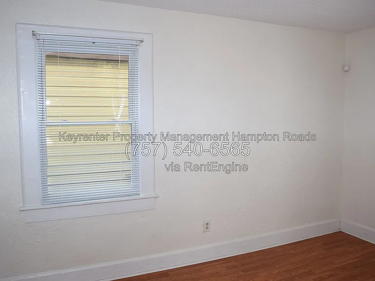 857 W 41st St — Photo 10