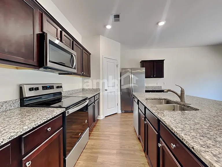 178 Orion Way — Photo 3