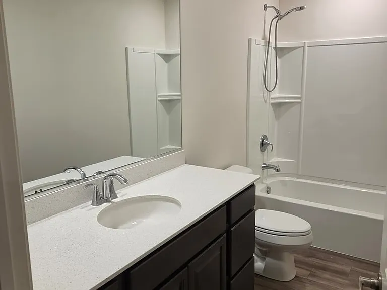 2015 Pembridge Ln #2015 — Photo 11