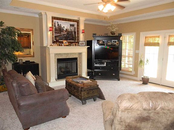 4th image of 6704 Lawson Cir