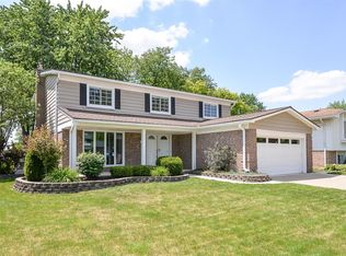 5669 Wedgewood Rd, Canton, MI 48187