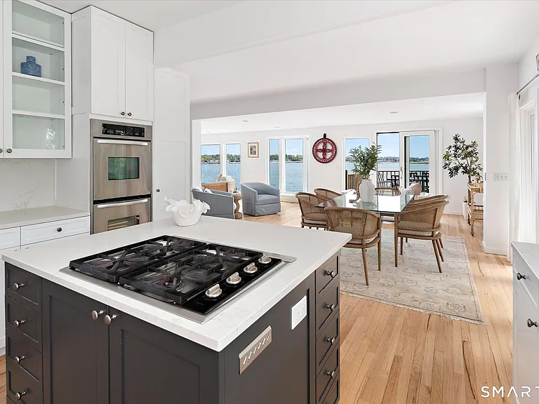 64 Ocean Dr E — Photo 12