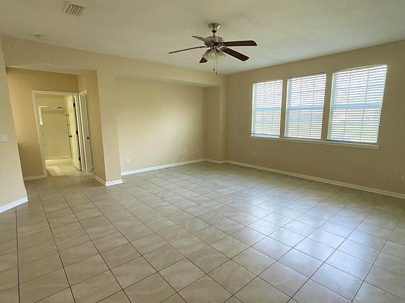 3rd image of 133 Camden Cay Dr