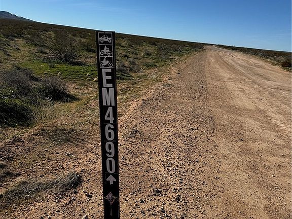 2nd image of 111 Buckthorne Canyon Rd