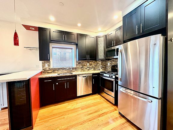 3rd image of 155 Bay 28 St #3-B