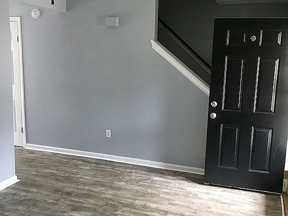2nd image of 220 Choisy Cres