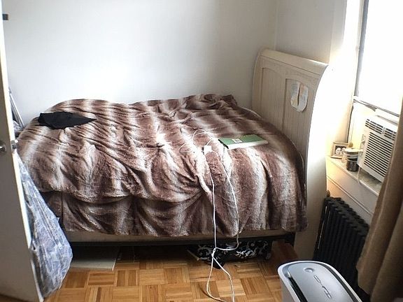 3rd image of 3552 Steinway St APT 9
