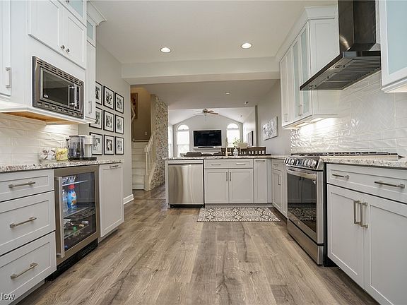 5th image of 503 River Glen Dr NE