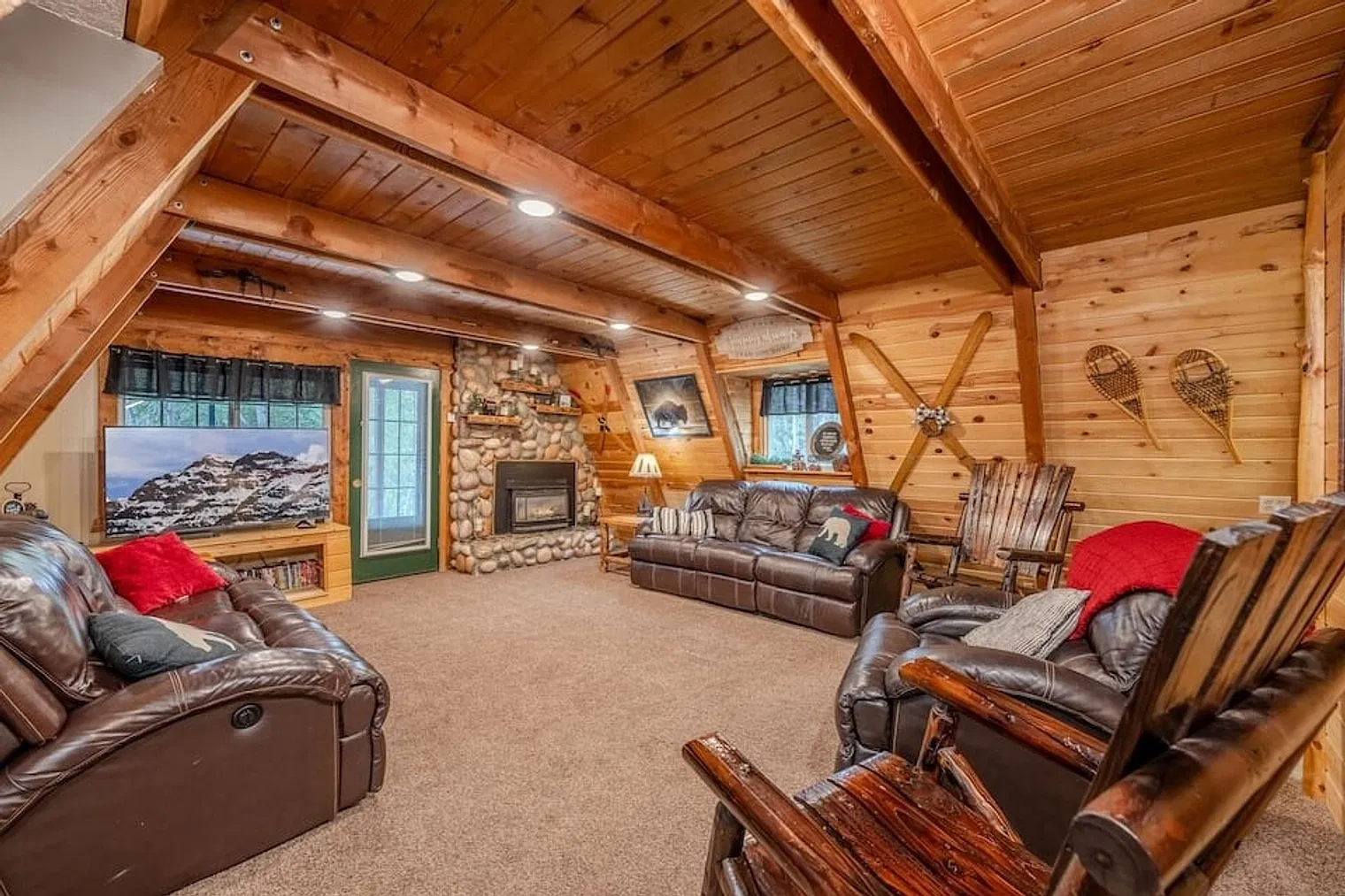 5 bed, 2.0 bath, $6,630 — Photo 4