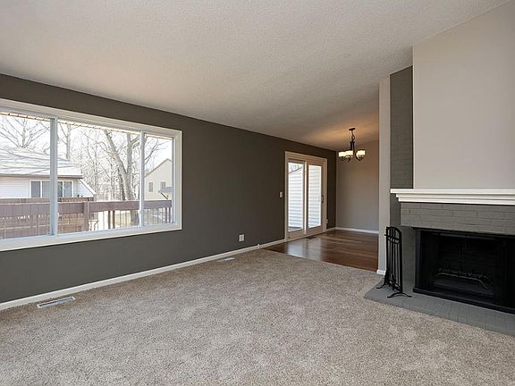 5th image of 314 River Woods Ln