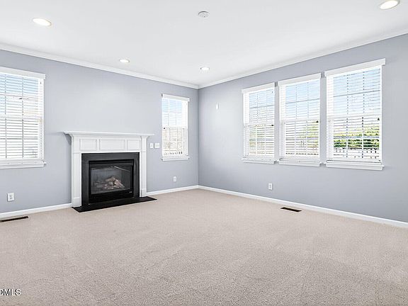 4th image of 109 Baccalaureate Blvd