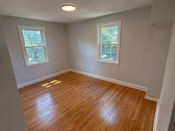 3rd image of 161 Dumbarton Rd