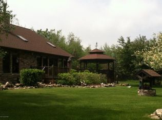 517 Skyline Dr, Effort, PA 18330