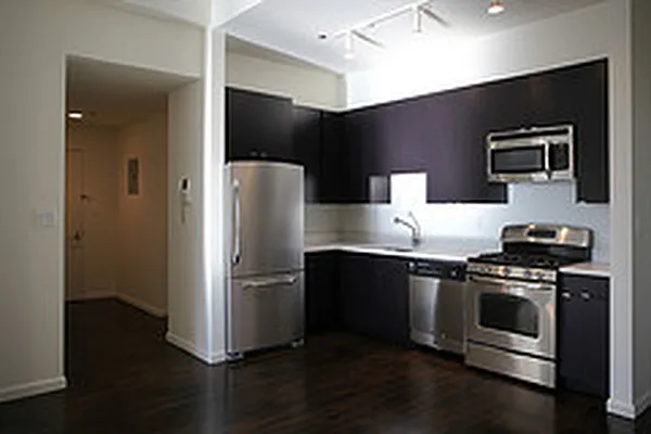 Rented by Metro Loft Management | media 18