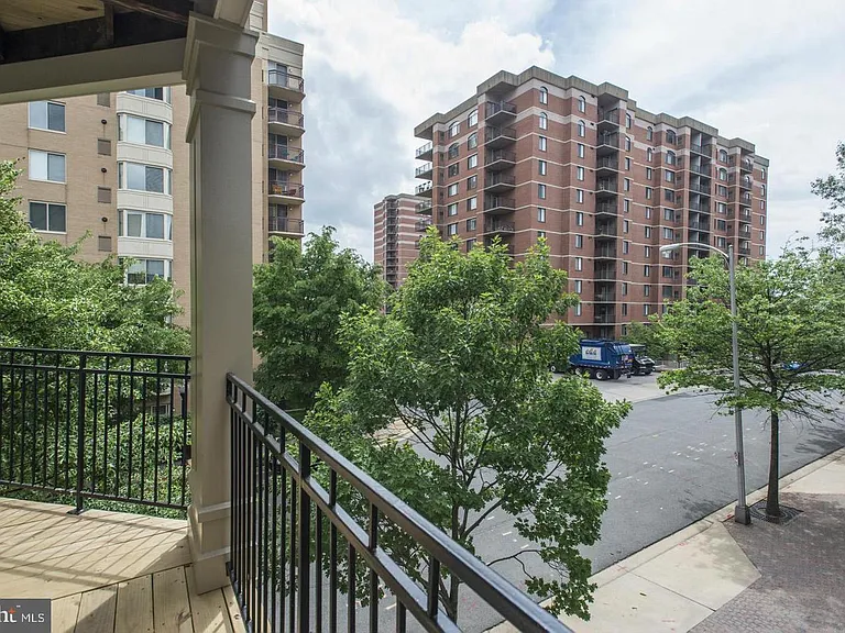1320 N Wayne St #307 — Photo 22