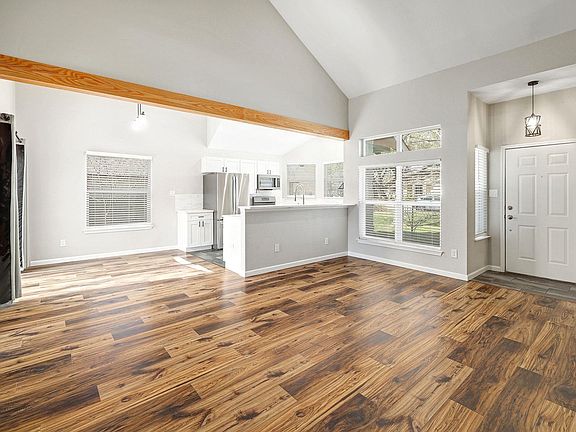 2nd image of 2207 Raintree Path