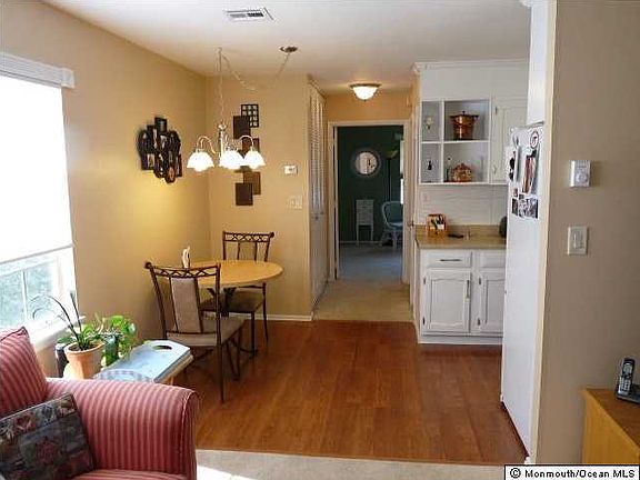 5th image of 1151 Argyll Circle #A