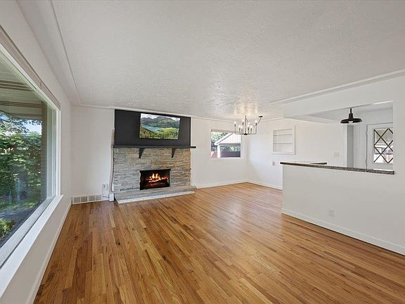 5th image of 3324 W Rockwell Ave