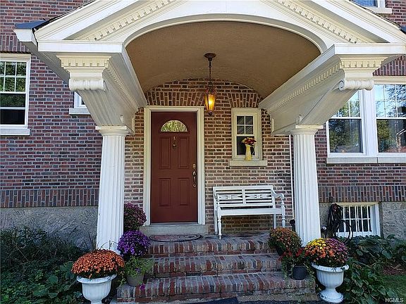 2nd image of 289 Primrose Ave