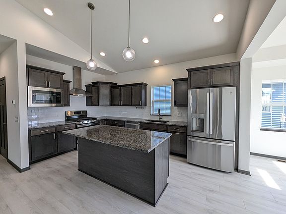 4th image of 4810 Romaine Rd