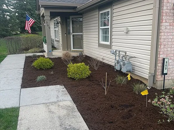 969 Sumac Ct, Lindenhurst, IL 60046