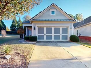 6303 Rockpoint Ln, Hoschton, GA 30548