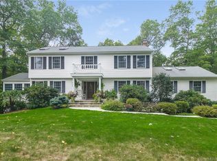 20 Greenknoll Dr, Brookfield, CT 06804