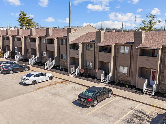 4th image of 1707 E Walnut Lawn Street