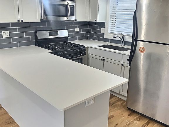 3rd image of 4405 N Damen Ave APT 2E