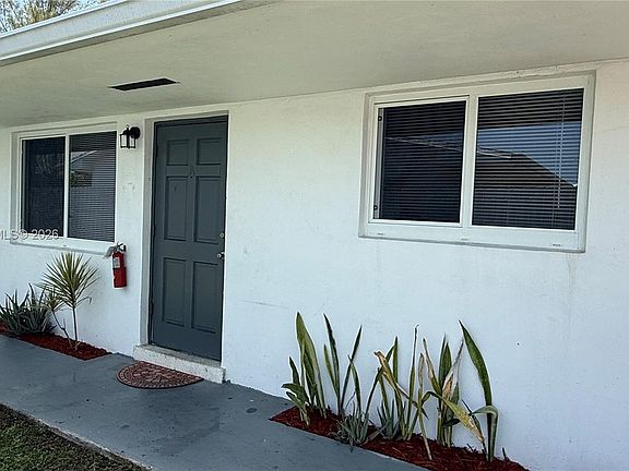 2nd image of 842 SW 2nd St #A