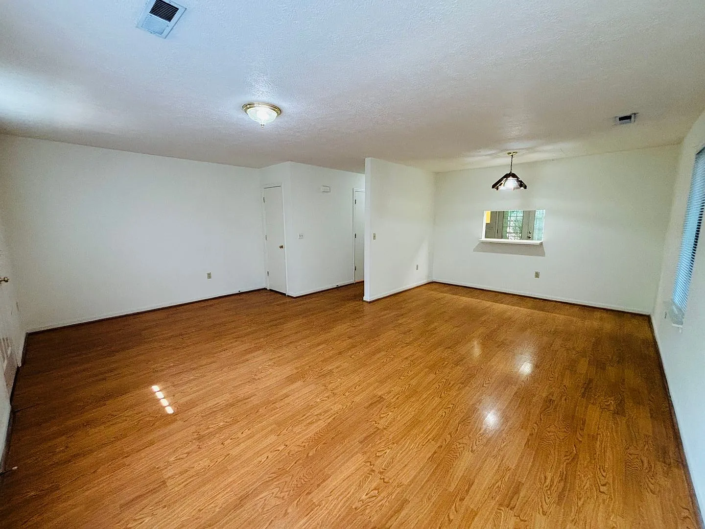 3 Bedroom 2.5 Half Bath Townhouse — Photo 4