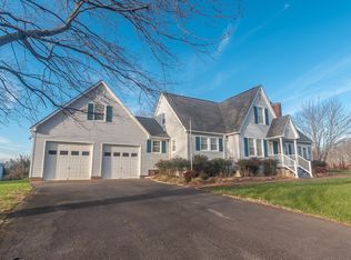 185 Barney Venable Rd, Pilot Mtn, NC 27041