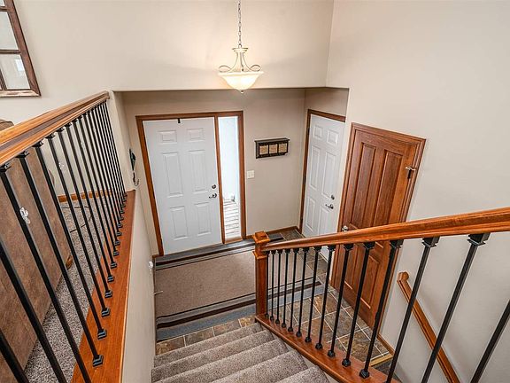 2nd image of 706 Marie Dr