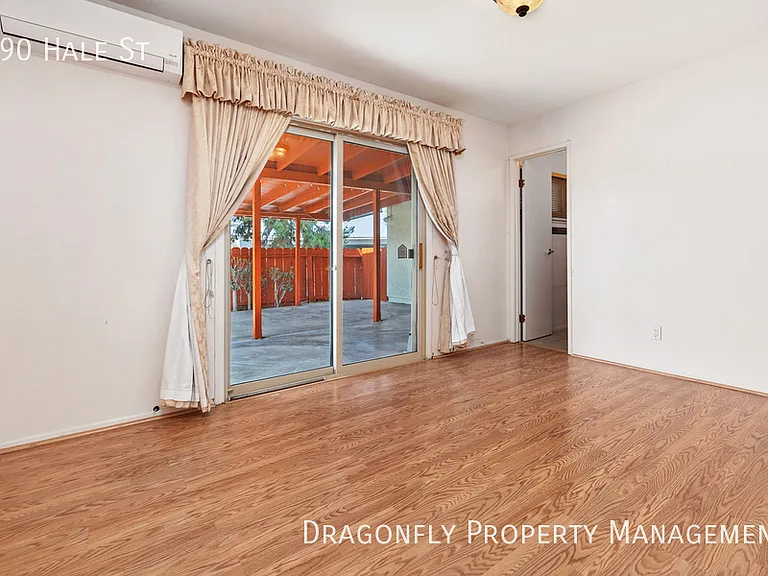 490 Hale St — Photo 22