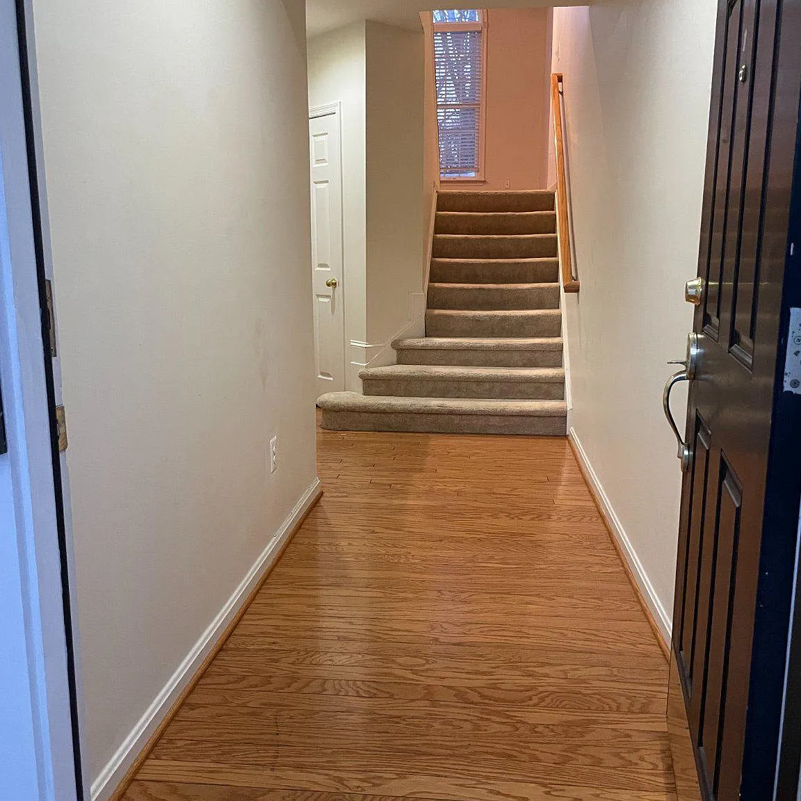 4 bed, 3.5 bath, 2316 sqft, $3,200 — Photo 4