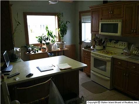 4th image of 26 Maguire Ave