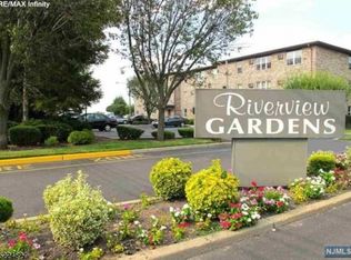 117 Riverview Ct, Secaucus, NJ 07094