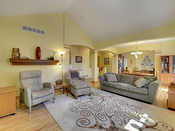 4th image of 4721 Walnut Grove Ln