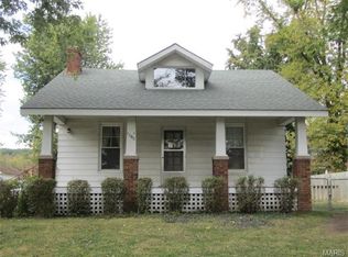 1105 Maryland St, Louisiana, MO 63353